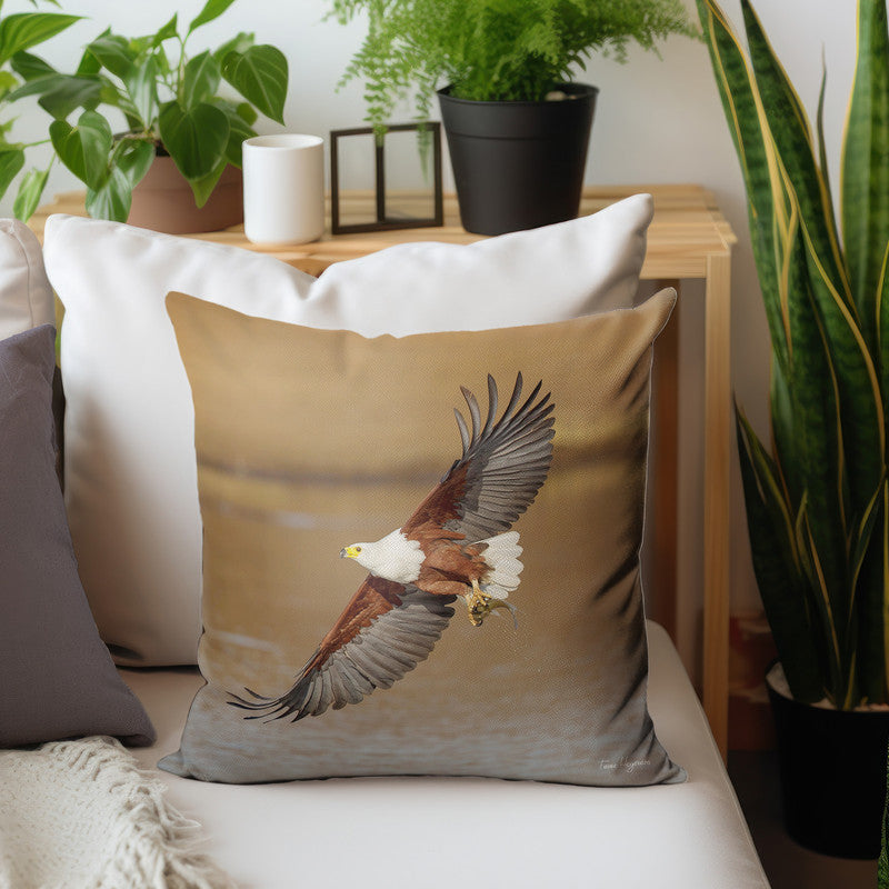 African Fish Eagle Flyby Luxury Scatter By Fanie Heymans