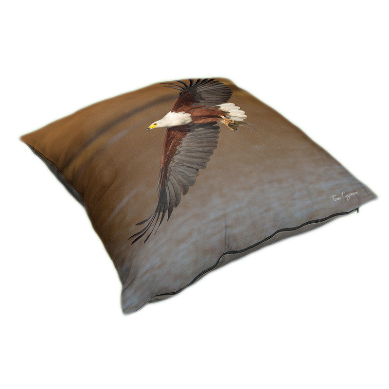 African Fish Eagle Flyby Luxury Scatter By Fanie Heymans