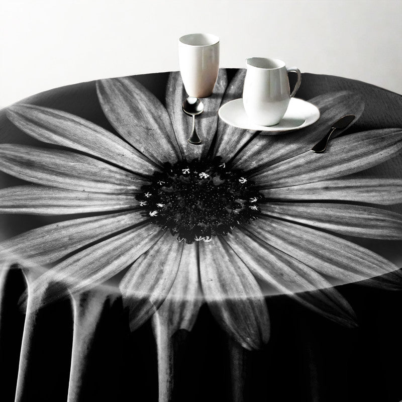 Cape Rain Daisy BW Round Tablecloth by Annette Heymans