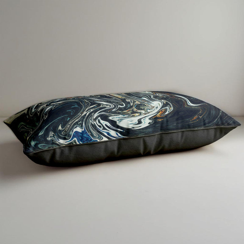 Flowing Black and White King Luxury Scatter