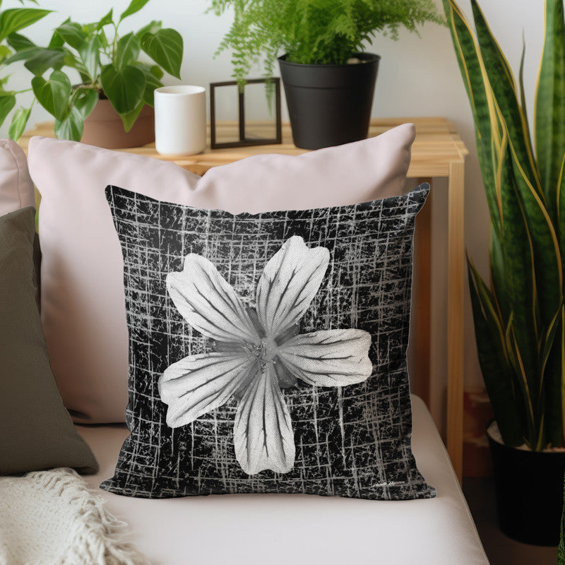 Geranium Renardi Black & White Luxury Scatter by Annette Heymans