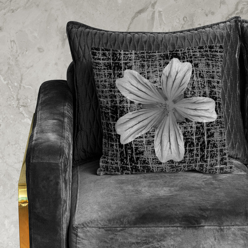 Geranium Renardi Black & White Luxury Scatter by Annette Heymans