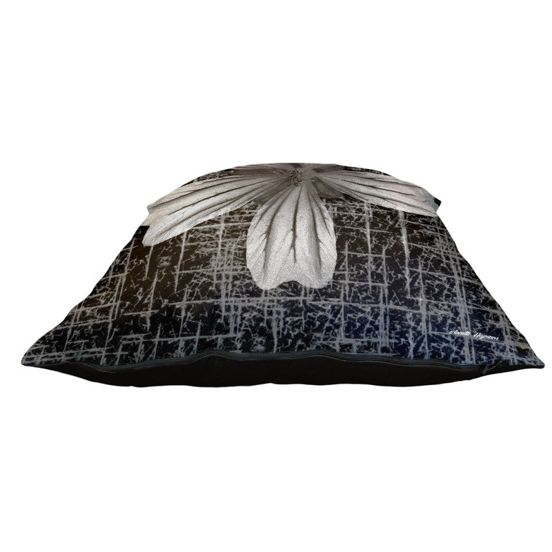 Geranium Renardi Black & White Luxury Scatter by Annette Heymans
