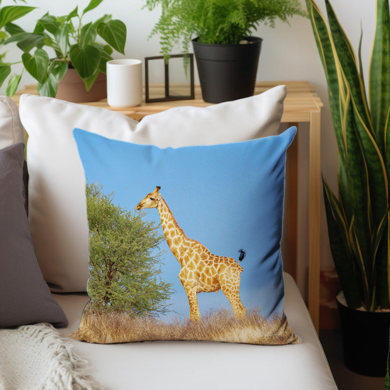 Giraffe on Horizon Luxury Scatter by Fanie Heymans