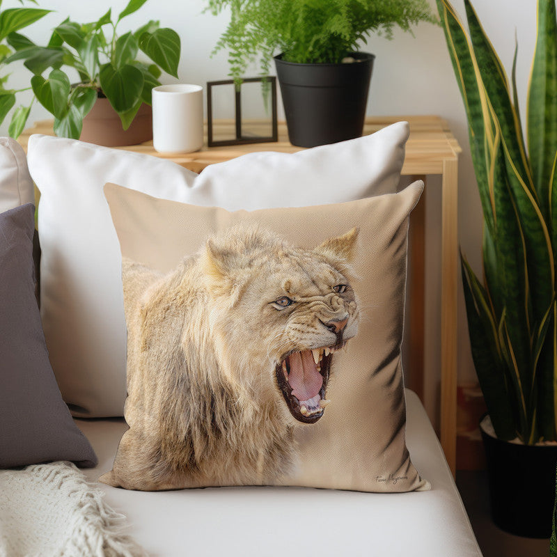 Growling Lion Luxury Scatter By Fanie Heymans