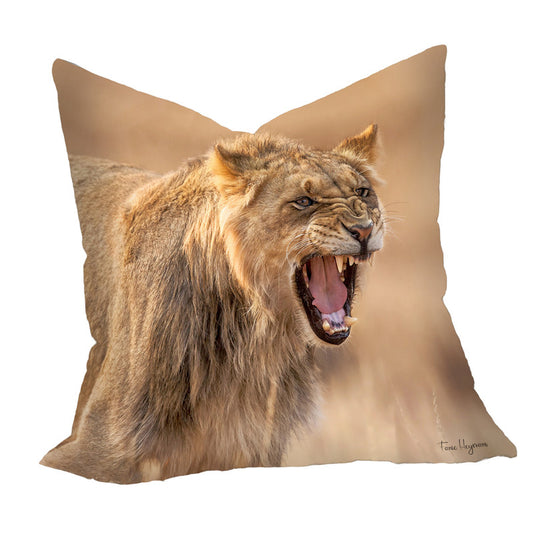 Growling Lion Luxury Scatter By Fanie Heymans