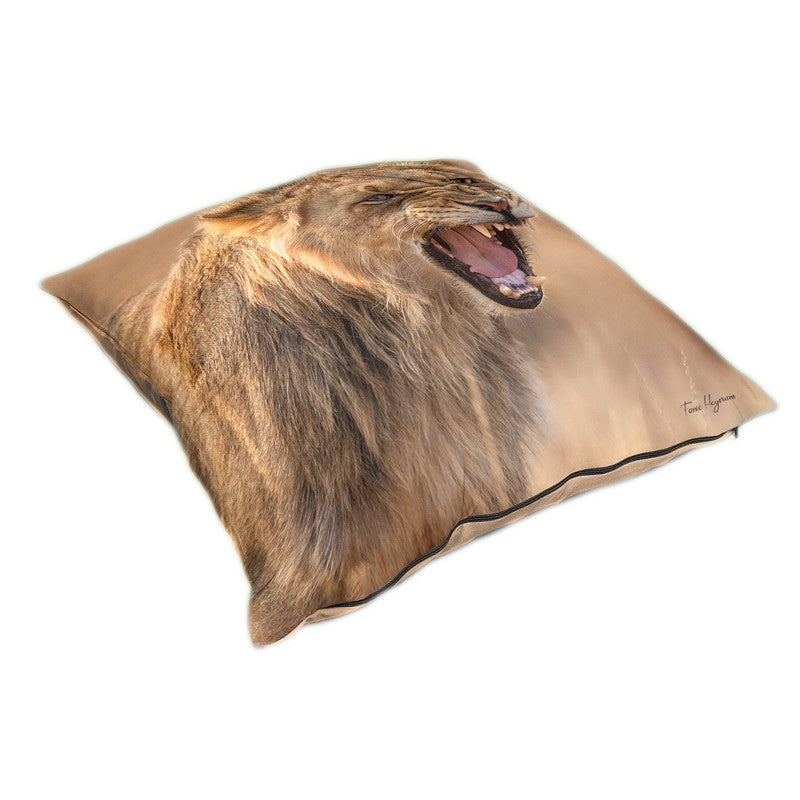 Growling Lion Luxury Scatter By Fanie Heymans