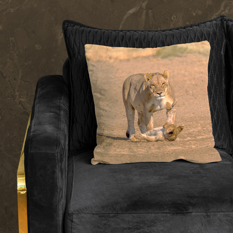 Lion Cub Frontal Luxury Scatter by Fanie Heymans