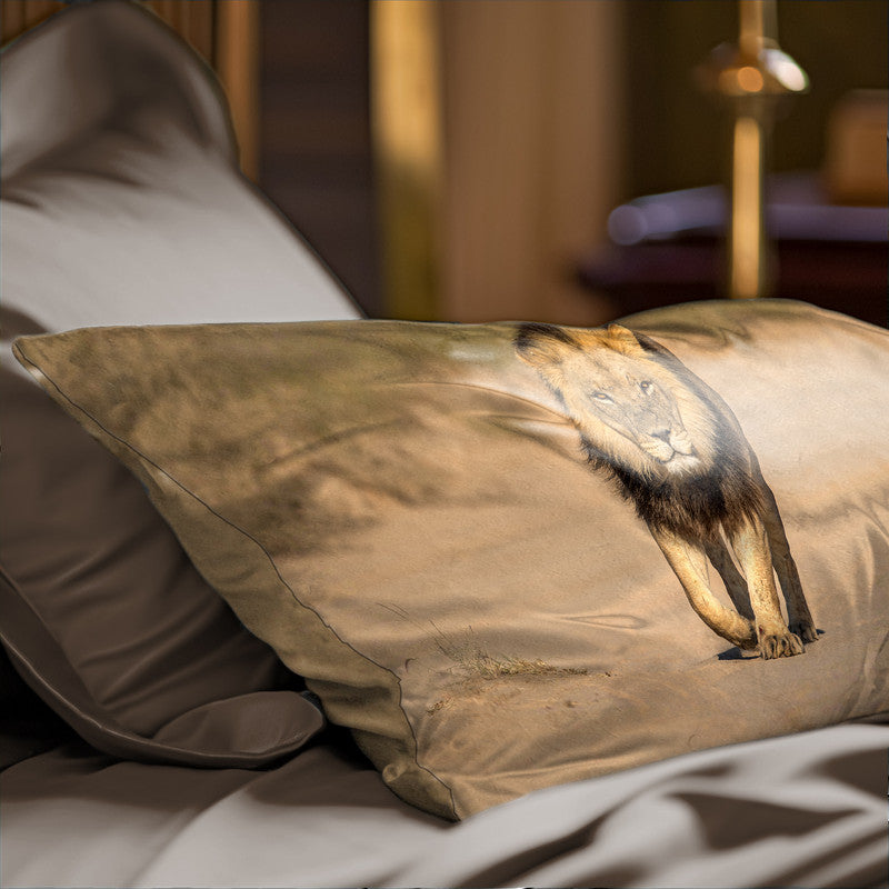 Male Lion Middle Oblong Luxury Scatter by Fanie Heymans
