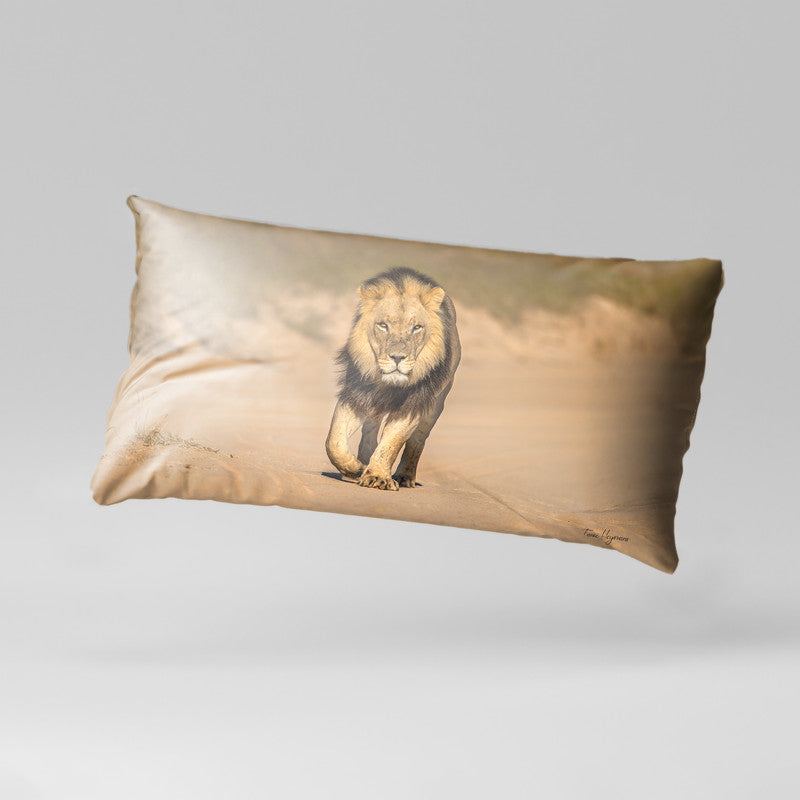 Male Lion Middle Oblong Luxury Scatter by Fanie Heymans