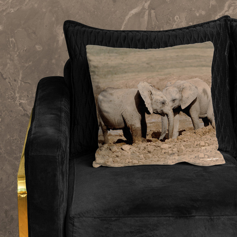 Mud Fight Luxury Scatter by Annette Heymans