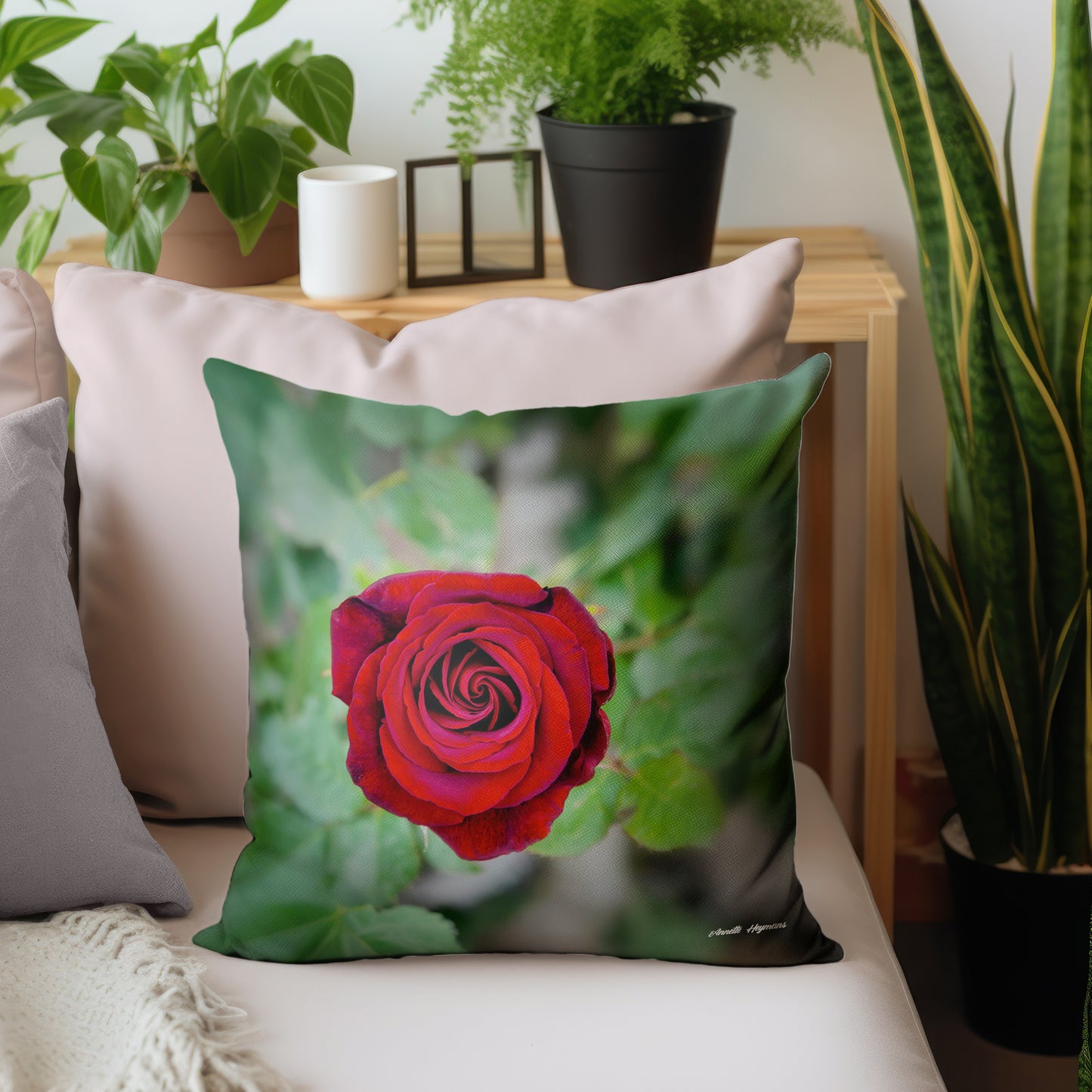 Red Rose Luxury Scatter by Annette Heymans