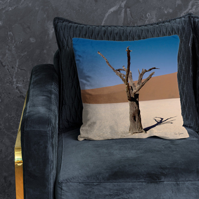 Sossusvlei Dead Tree Luxury Scatter By Fanie Heymans