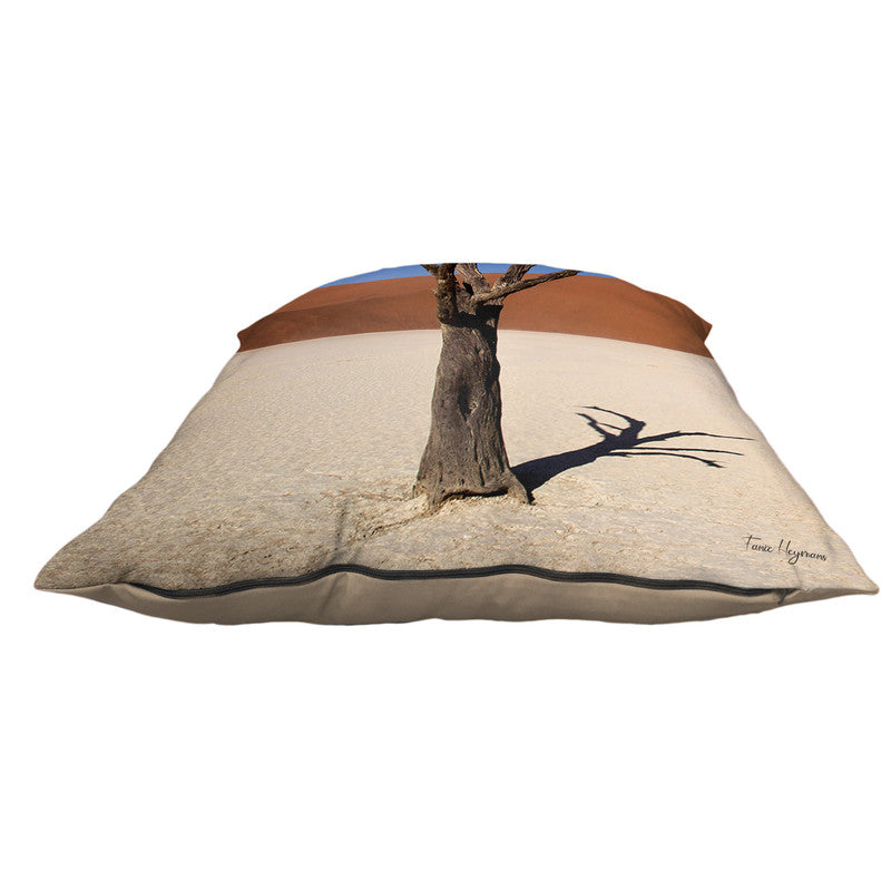 Sossusvlei Dead Tree Luxury Scatter By Fanie Heymans