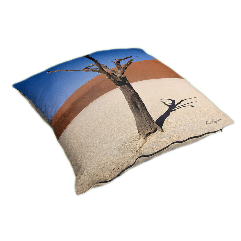 Sossusvlei Dead Tree Luxury Scatter By Fanie Heymans