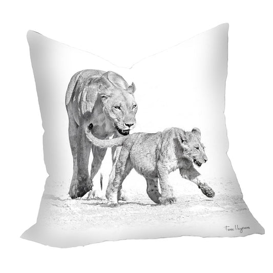 Panthera Leo Black & White Luxury Scatter By Fanie Heymans