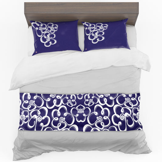 Daisies on Navy By Fifo Bed Runner and Optional Pillowcases