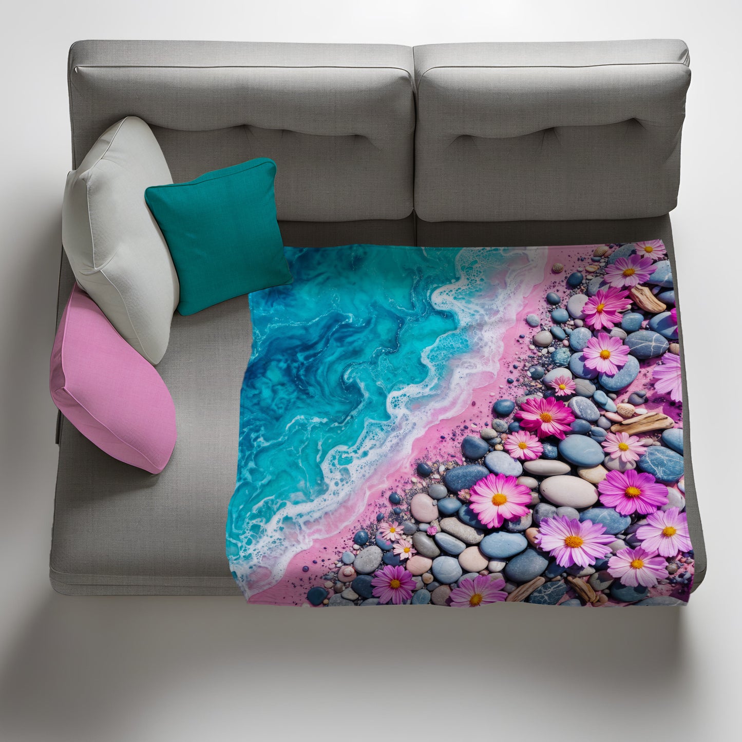 Daisy Pebble Beach Light Weight Fleece Blanket