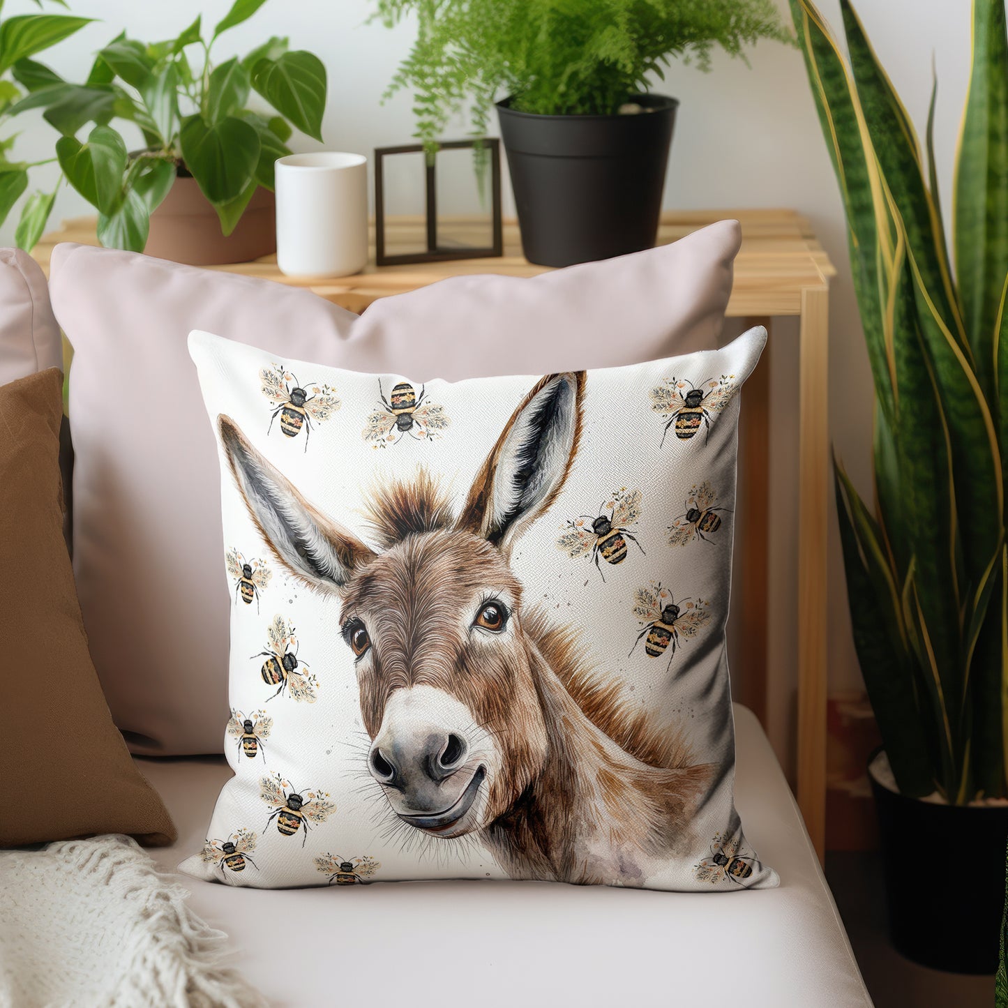 Donket & Bees Luxury Scatter by Mark van Vuuren