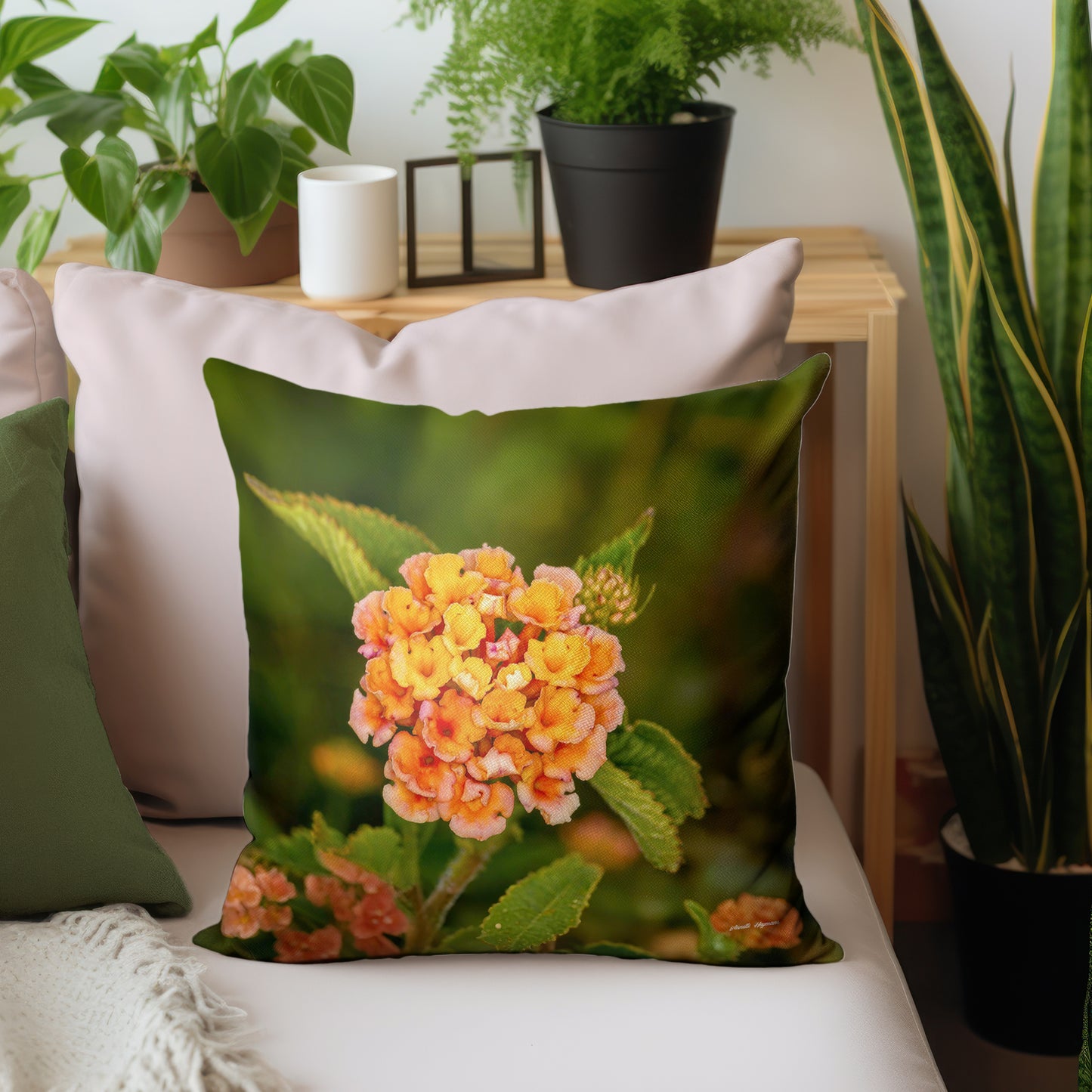 Lantana Fower Luxury Scatter by Annette Heymans