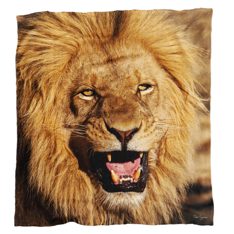 Male Lion Roaring Light Weight Fleece Blanket By Fanie Heymans