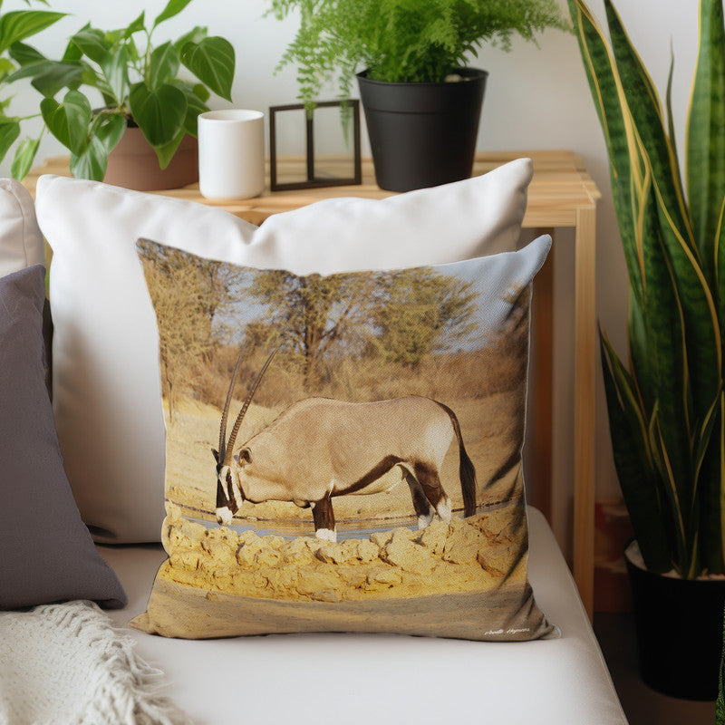 Oryx Bull Luxury Scatter by Annette Heymans