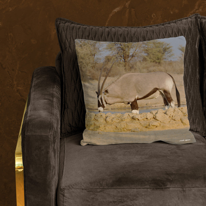 Oryx Bull Luxury Scatter by Annette Heymans