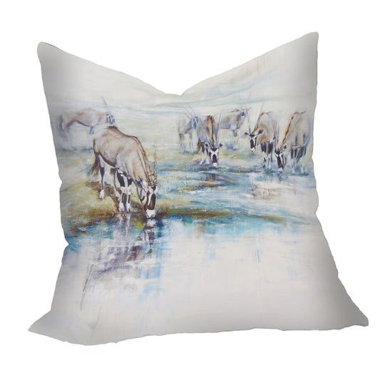 Wildlife Gemsbok Waterhole Luxury Scatter